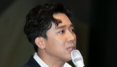 Hay tin sản phụ bị lũ cuốn trôi, Trấn Thành quyên góp ngay 300 triệu đồng