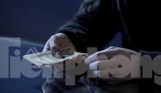 Cựu đại úy công an lừa tiền đồng nghiệp để chơi cá độ bóng đá