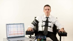 Quét mắt để phát hiện nói dối