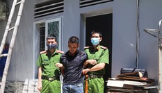 Khám xét người đàn ông đi bộ, phát hiện 1 kg ma túy đá