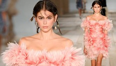 Nàng mẫu 19 tuổi Kaia Gerber xinh như công chúa trên sàn catwalk
