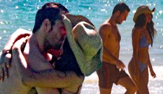 Bóng hồng 'Fast & Furious' diện bikini say đắm bên bạn trai ở Mexico