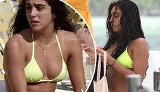 Con gái 9x của Madonna diện bikini đầy sức sống trên biển