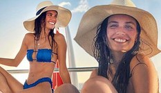 Sara Sampaio diện bikini đón năm mới ở biển