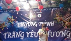 Mang Trung thu yêu thương tới xóm chài nghèo ở Hà Nội