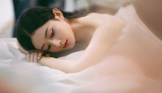 'Gái một con' Triệu Lệ Dĩnh đẹp như mỹ nữ trong tranh