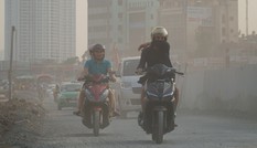 Chủ tịch Hà Nội cho phép học sinh nghỉ học khi không khí 'nguy hại'