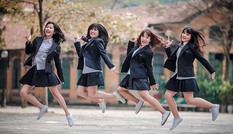 Ảnh kỷ yếu hồn nhiên tuổi học trò của teen Chu Văn An