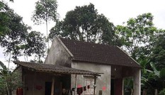 Bố ném con mới đẻ 7 ngày xuống giếng: Khởi tố bị can tội giết người