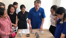Học địa lý bằng đo đất, đo nước, quan sát mây