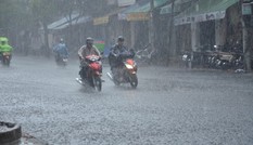Tâm bão số 4 cách đất liền 170km, sáng sớm 30/8 đổ bộ từ Hà Tĩnh đến Quảng Trị