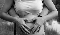 Sinh con thứ ba, cặp vợ chồng bị thu 1 tỷ đồng gây tranh cãi gay gắt trên mạng xã hội