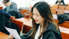 Ấn tượng dàn trai xinh gái đẹp trường Báo ngày nhập học