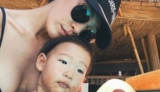 Mặc bikini đi biển giữa thời điểm Covid-19 bùng phát, mỹ nhân này bị chỉ trích