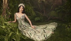 “Gái một con” Lan Khuê khoe vóc dáng chuẩn đến khó tin trong đầm xuyên thấu