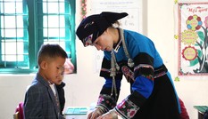 Cô giáo dân tộc 'gieo chữ' trên vùng đất khát