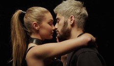 "Đột nhập" tiệc sinh nhật lần 25 của Siêu mẫu Gigi Hadid bên bạn trai - ca sĩ Zayn Malik