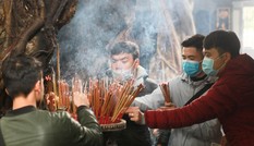 Hà Nội: Chùa Hà đông kín người đi lễ Rằm tháng giêng