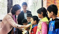 Trưởng Ban Dân vận Trung ương trao quà Tết ở Lâm Đồng