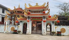 Xây lò mổ đầu nguồn nước, cạnh chùa cổ
