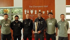 HLV Jurgen Klopp giành Cúp Sir Alex Ferguson