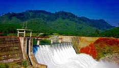 Dùng thuyền hơi chinh phục cổng xả thủy điện, một người chết