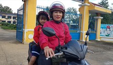 8 năm làm 'xe ôm' miễn phí cho trò nghèo