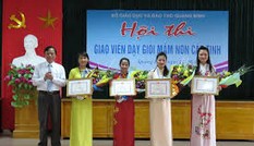 Hội thi giáo viên dạy giỏi “chệch đường ray”?