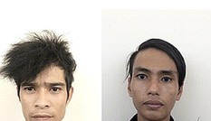 2 thanh niên bị vây bắt khi giật dây chuyền người đàn bà trên đường