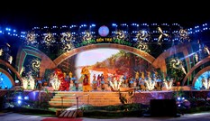 Hàng chục ngàn người đổ về Bến Tre tham quan lễ hội dừa