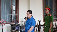 Kẻ cuồng ghen, rút dao đâm tình địch, rạch mặt người yêu lĩnh án