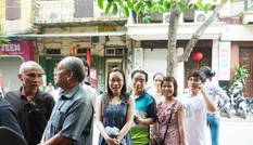 Bún 'mắng', cháo 'chửi', phở xếp hàng vẫn đắt khách