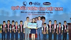 Quỹ sữa vươn cao Việt Nam và Vinamilk trao tặng 83.400 ly sữa cho trẻ em khó khăn Phú Yên