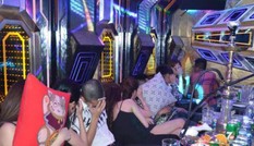 Hàng chục nam, nữ ‘bay lắc’ xuyên đêm trong phòng karaoke