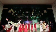 Tuổi trẻ ĐH Kinh tế Quốc dân: Cháy mãi lên ngọn lửa đam mê.