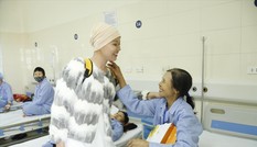 Từ bệnh nhân ung thư đến 'Hoa khôi truyền cảm hứng'
