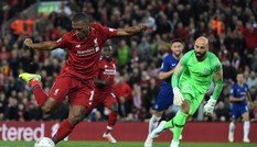 HLV Klopp méo mặt với pha bóng ‘siêu thảm họa’ của Sturridge