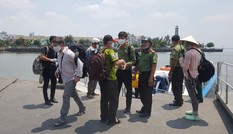 Đi ra đảo bằng phương tiện tự chế, 3 du khách Nga trôi dạt trên biển