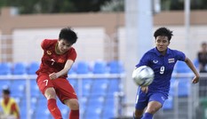 Quả bóng vàng Tuyết Dung khó xuất ngoại vì vướng thủ tục