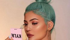 Sốc: Kylie Jenner bị tạp chí Forbes thẳng tay tước danh hiệu tỷ phú tự thân