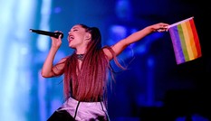Loạt sao US&UK lan tỏa tình yêu đến cộng đồng LGBT+ trong “Tháng Tự Hào“