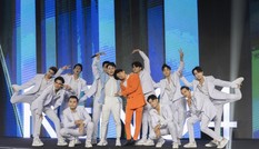 Trúc Nhân “tình tứ” với Ngô Kiến Huy, Sơn Tùng M-TP biểu cảm cực yêu tại sự kiện