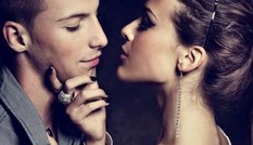 Vợ chết lặng biết lý do chồng 'nhiệt tình' phá hàng rào ngăn với nhà cô hàng xóm độc thân
