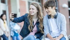 Mách bạn tuyệt chiêu biết được tuổi của ai đó từ… số điện thoại của họ