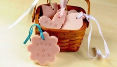 Sắp tới Ngày của Mẹ rồi, tự làm hai món “mỹ phẩm” xịn xò tặng mẹ thôi