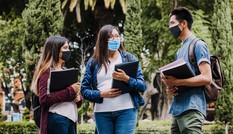 Mỹ hủy lệnh trục xuất: Du học sinh nhẹ nhõm nhưng vẫn “mệt mỏi vì luôn sống trong sợ hãi”