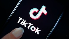 Bị Mỹ dọa cấm cửa, TikTok đáp trả cực gắt còn các TikToker phối hợp viết thư ngỏ