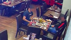 Muốn “bùng” tiền bữa ăn 1,7 triệu đồng, thực khách tự “vặt lông” mình thả vào đĩa thức ăn