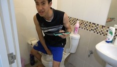 Chuyện như phim kinh dị: Thanh niên bị rắn cắn đúng chỗ hiểm khi đang đi vệ sinh