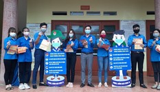 Băng rừng, lội suối hỗ trợ người dân khai báo y tế